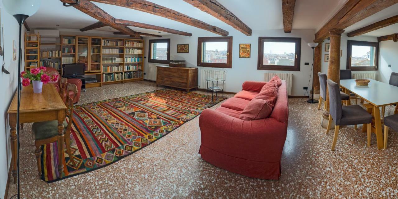 Finestra Su * Venezia